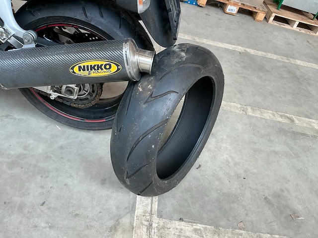 Suzuki gsx2300r motorfiets - afbeelding 6 van  12