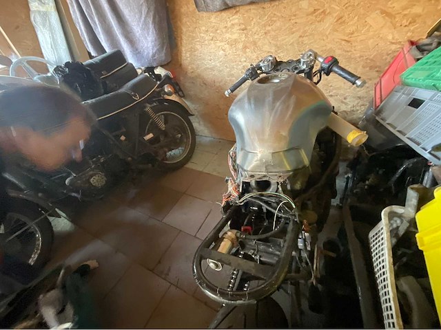 Suzuki gsxf project racer motorfiets - afbeelding 4 van  8