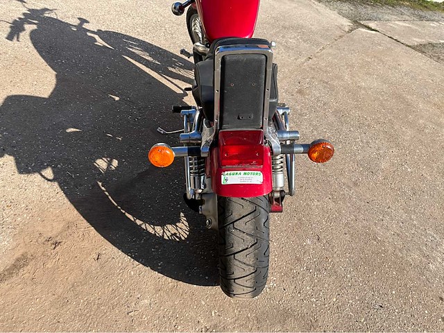 Suzuki intruder vs800 - 805cc v-twin cruiser - afbeelding 19 van  26