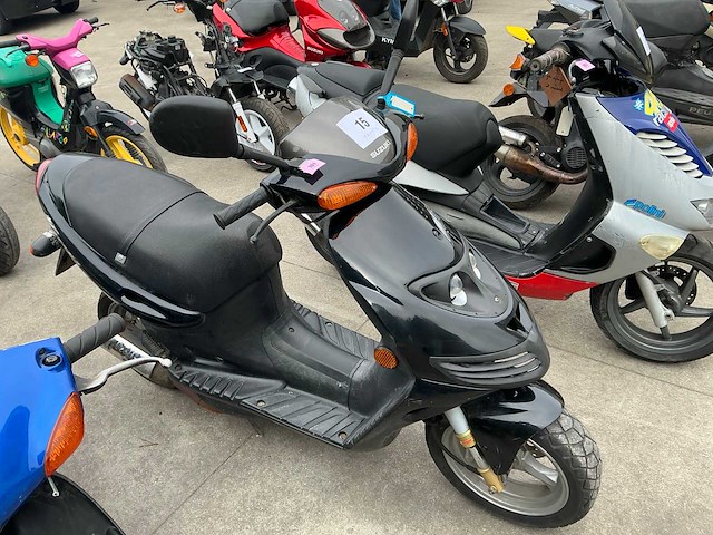 Suzuki katana scooter - afbeelding 3 van  7