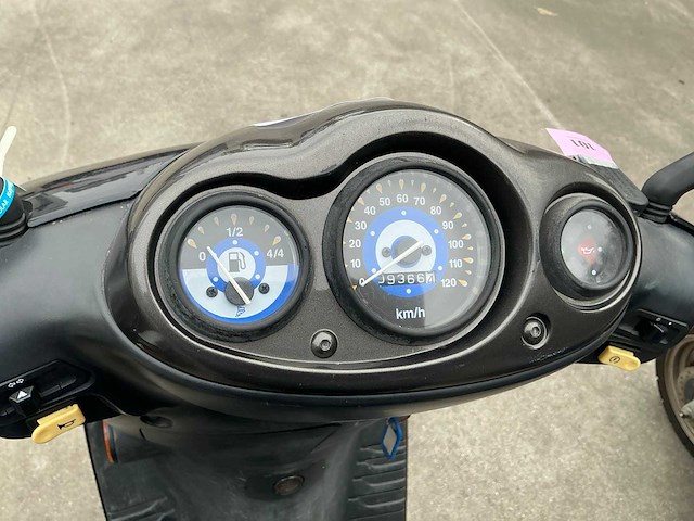 Suzuki katana scooter - afbeelding 7 van  7