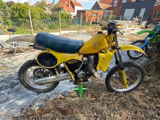 Suzuki rm 125 motorfiets - afbeelding 8 van  11
