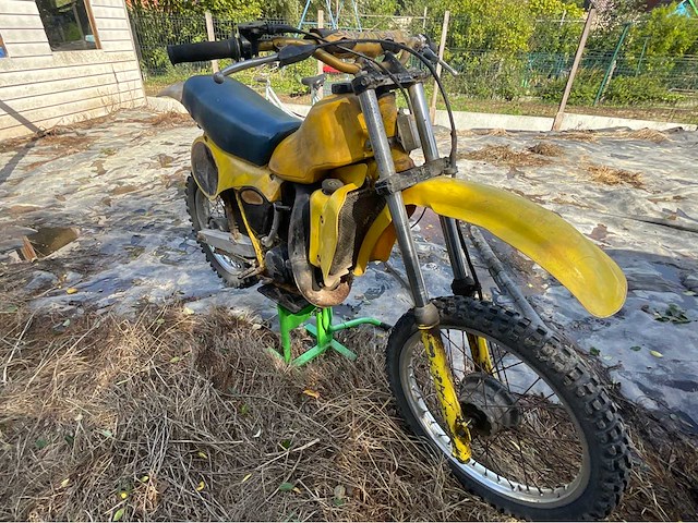 Suzuki rm 125 motorfiets - afbeelding 9 van  11