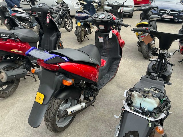 Suzuki scooter - afbeelding 3 van  8