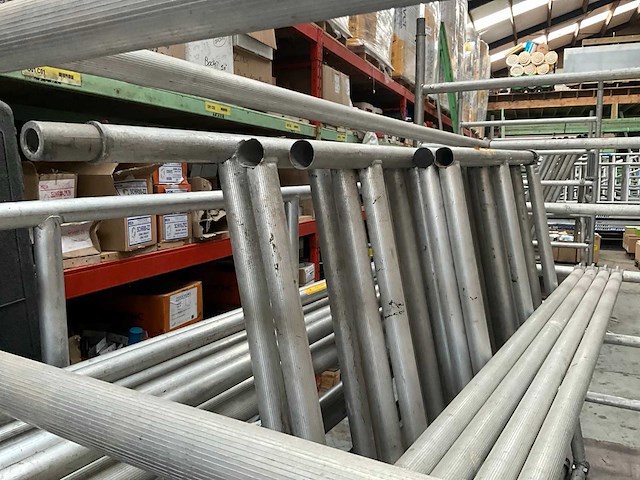 Svelt tempo alu rolsteiger stelling tot 7,5 meter hoog - afbeelding 19 van  24