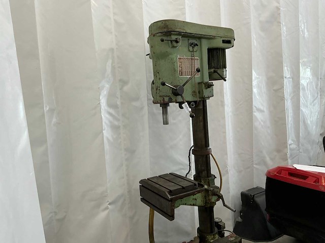 Svitavy vs32 kolomboormachine - afbeelding 1 van  6