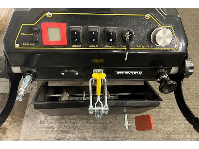 Swedic elektrische veeg/poetsmachine - afbeelding 6 van  7