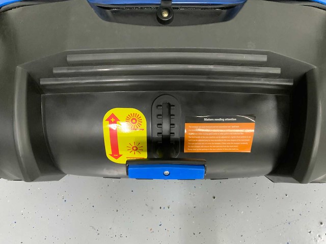Sweeper en industriële stofzuiger nat/droogstofzuiger 100l 3600w 3 motoren - afbeelding 2 van  38