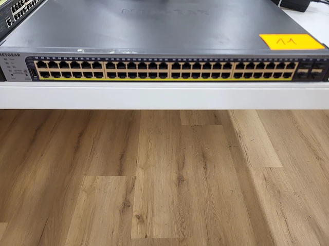 Switch netgear - afbeelding 2 van  4