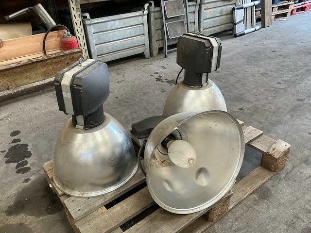 Sylvania sylbay 110 belichtingsmateriaal - afbeelding 1 van  4