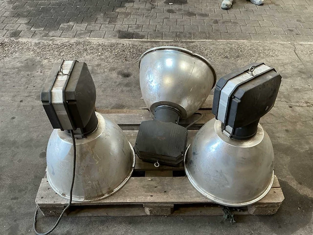Sylvania sylbay 110 belichtingsmateriaal - afbeelding 3 van  4