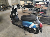 Sym - a1 - moped - afbeelding 6 van  12