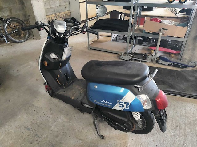 Sym - a1 - moped - afbeelding 5 van  12