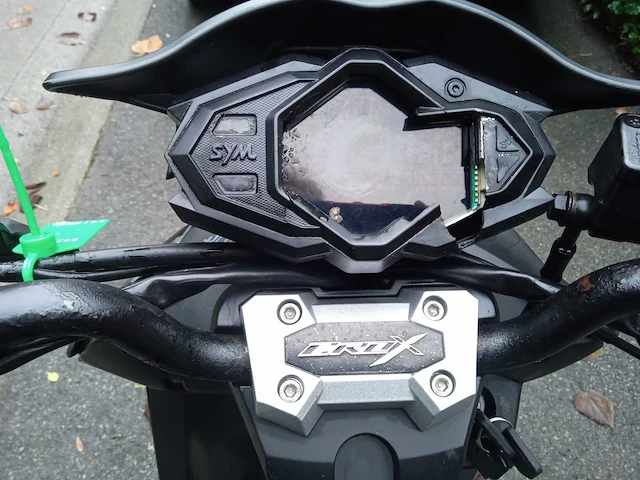 Sym - crox - scooter - afbeelding 3 van  5