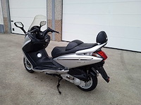 Sym - gts 125 - motorfiets - afbeelding 4 van  8