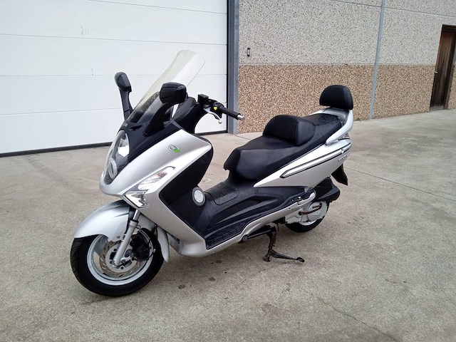 Sym - gts 125 - motorfiets - afbeelding 3 van  8
