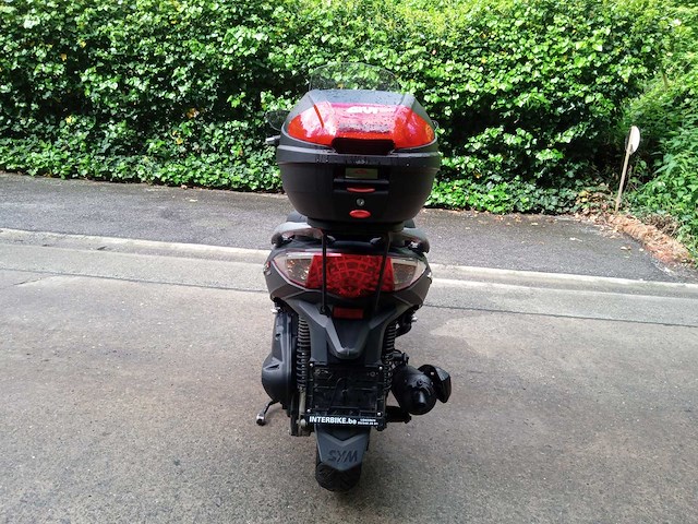 Sym - joymax 125 i - motorfiets - afbeelding 8 van  9