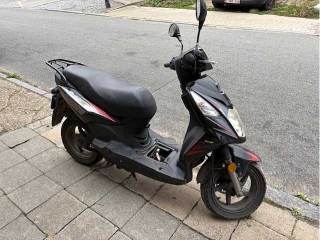 Sym - snorscooter - orbit ll - motorised scooter - afbeelding 7 van  11