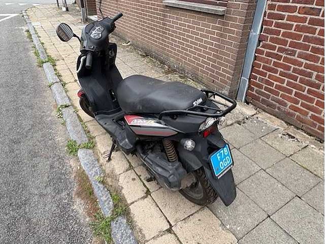 Sym - snorscooter - orbit ll - motorised scooter - afbeelding 2 van  11