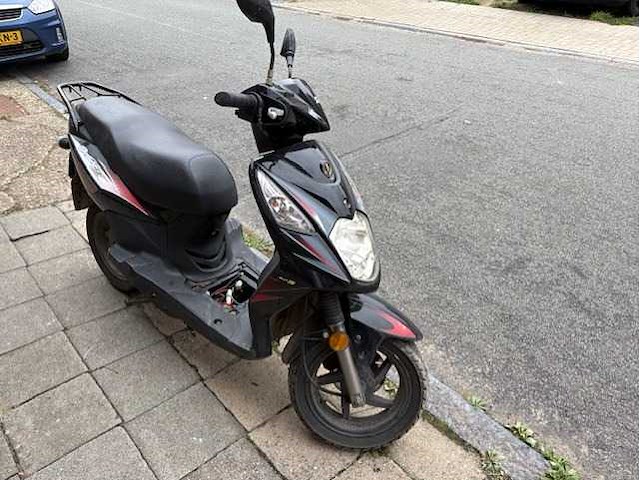 Sym - snorscooter - orbit ll - motorised scooter - afbeelding 6 van  11