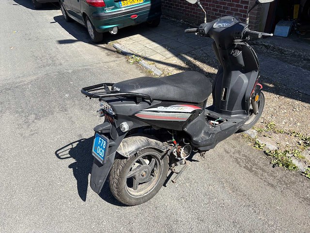 Sym - snorscooter - orbit ll - scooter - afbeelding 4 van  10