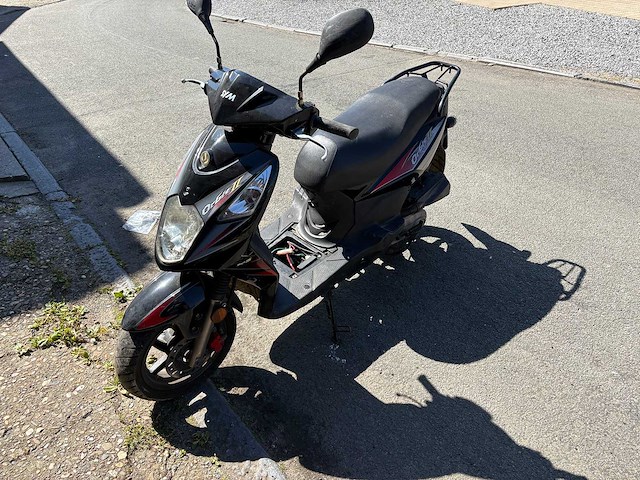 Sym - snorscooter - orbit ll - scooter - afbeelding 8 van  10