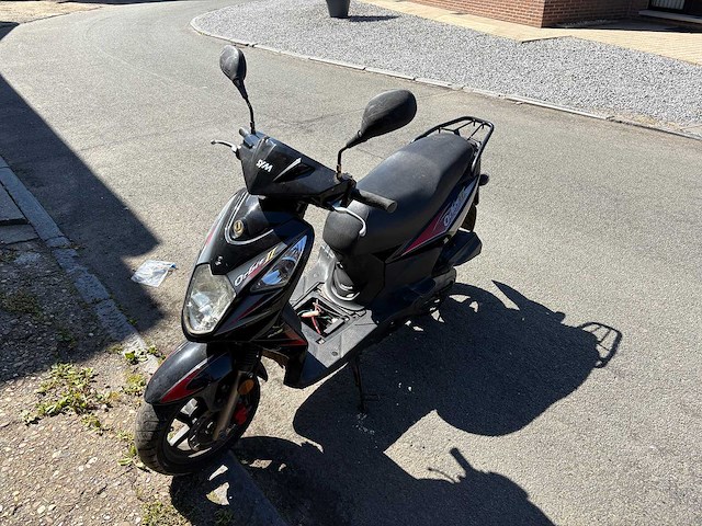 Sym - snorscooter - orbit ll - scooter - afbeelding 9 van  10