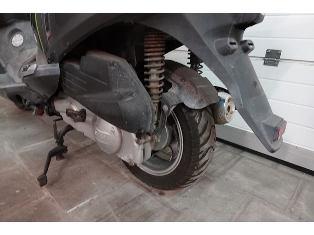 Sym gts 125 - afbeelding 2 van  22