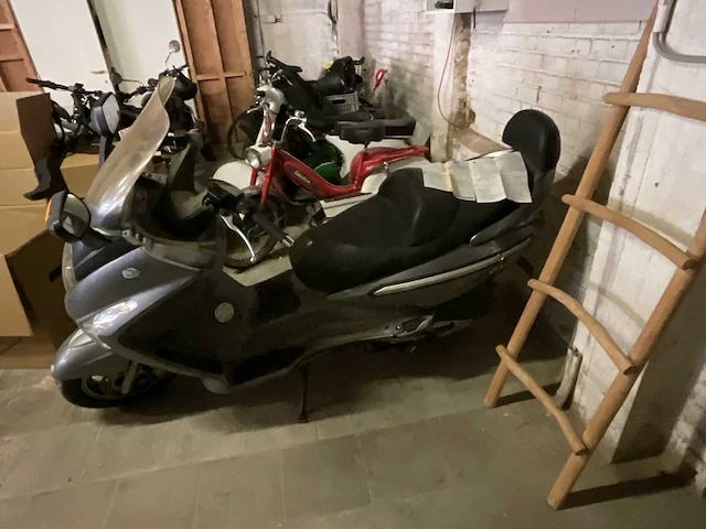 Sym gts125 lm25w brommer - afbeelding 2 van  8