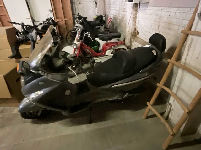 Sym gts125 lm25w brommer - afbeelding 4 van  8