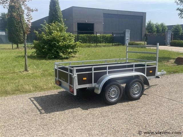 Div. nieuwe aanhangwagens, wo. geremd en ongeremd