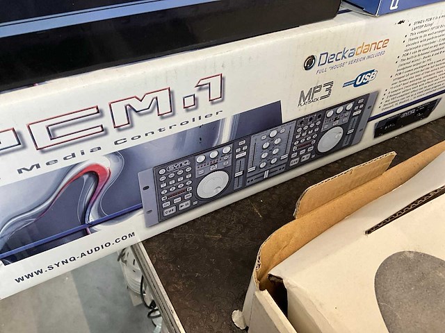 Synq - denon dj diverse dj controller en dj software - afbeelding 2 van  3