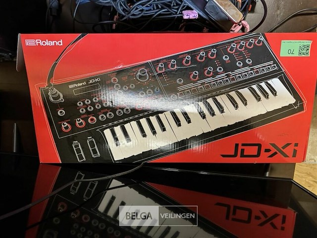 Synthesizer - afbeelding 1 van  3