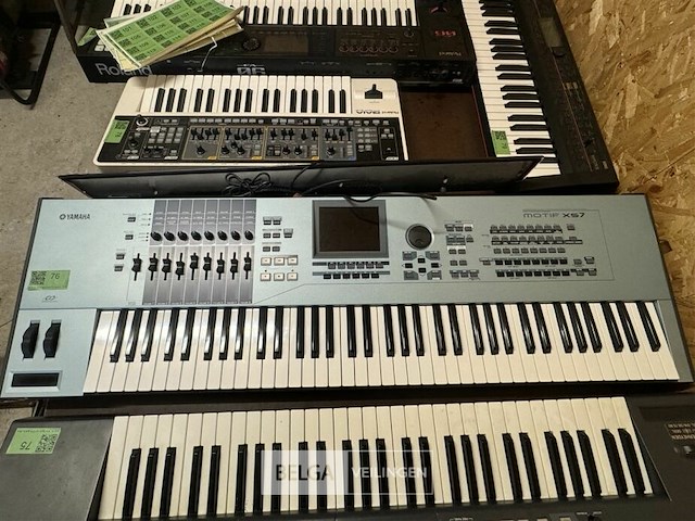 Synthesizer - afbeelding 2 van  6