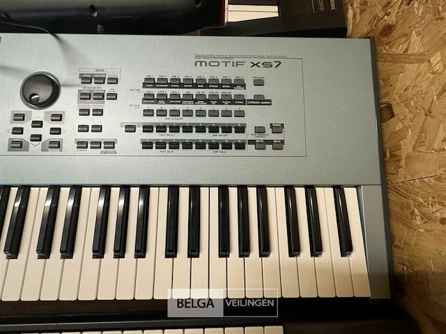 Synthesizer - afbeelding 5 van  6