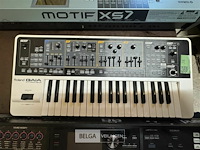 Synthesizer - afbeelding 1 van  6