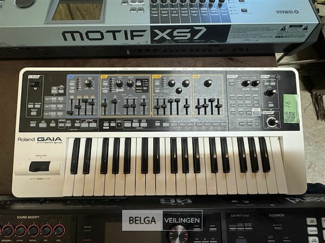 Synthesizer - afbeelding 2 van  6