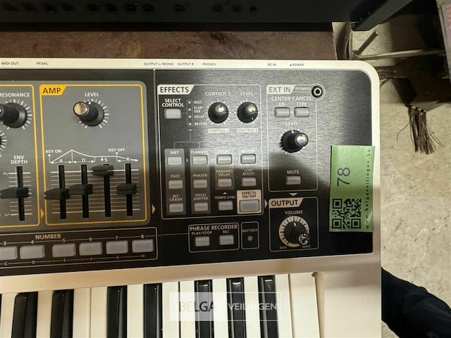 Synthesizer - afbeelding 3 van  6
