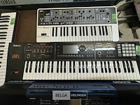 Synthesizer - afbeelding 1 van  7
