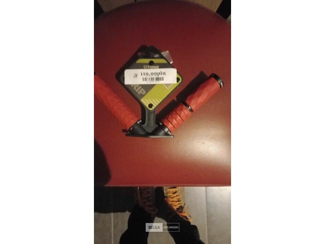 T-one diamond handvatten rood 94–134 mm met dubbele schroefbevestiging - afbeelding 1 van  1