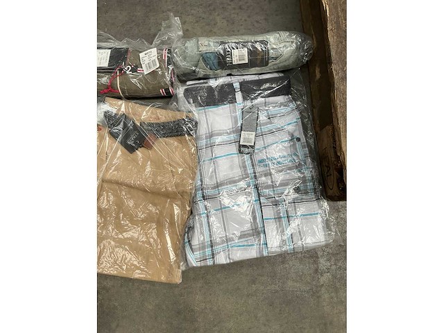 T-traxx diverse shorts (ca. 37x) - afbeelding 1 van  1