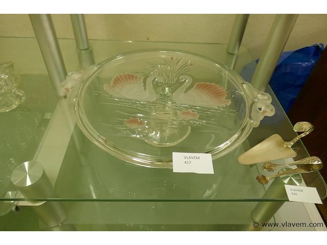 Taartenschaal met zwanen - afbeelding 1 van  1