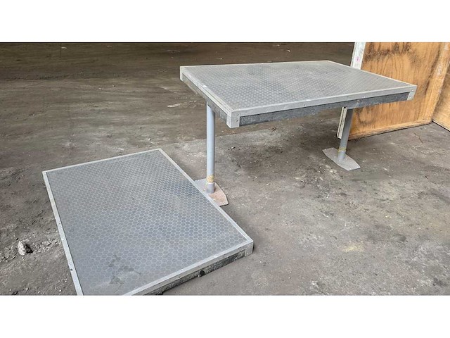 Table et planches - afbeelding 2 van  9