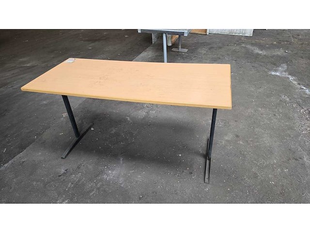 Table - afbeelding 1 van  6