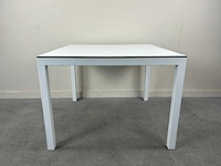 Table - afbeelding 1 van  6
