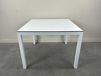 Table - afbeelding 2 van  6