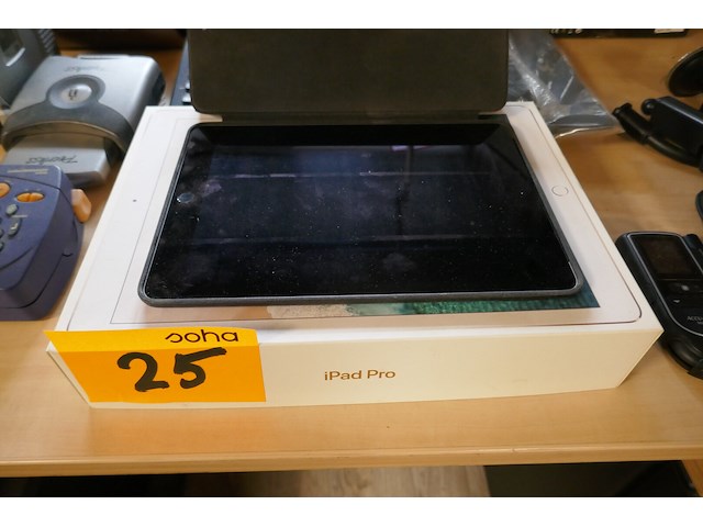 Tablet + diverse el. toestellen - afbeelding 2 van  8