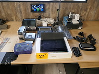 Tablet ipad + letterzettoestellen dymo, gps & diverse el. toestellen - afbeelding 1 van  8