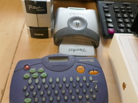 Tablet ipad + letterzettoestellen dymo, gps & diverse el. toestellen - afbeelding 3 van  8