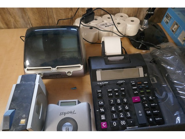 Tablet ipad + letterzettoestellen dymo, gps & diverse el. toestellen - afbeelding 4 van  8